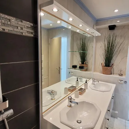 Piscine & Soleil A - T3 Spacieux Avec Clim & Exterieurs 公寓