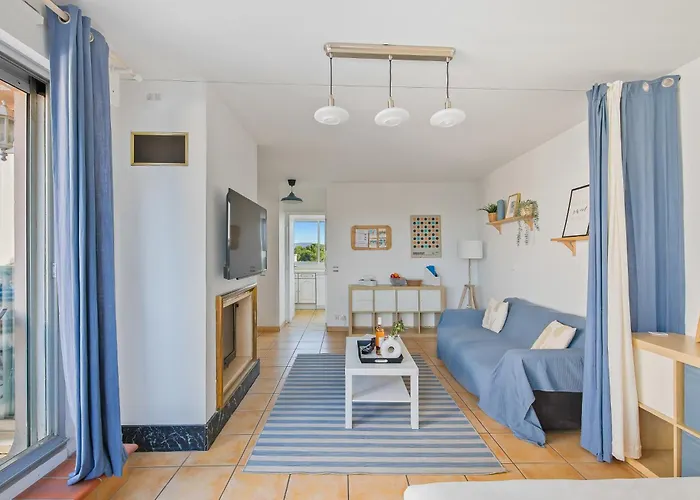 Piscine & Soleil A - T3 Spacieux Avec Clim & Exterieurs * Ιέρ