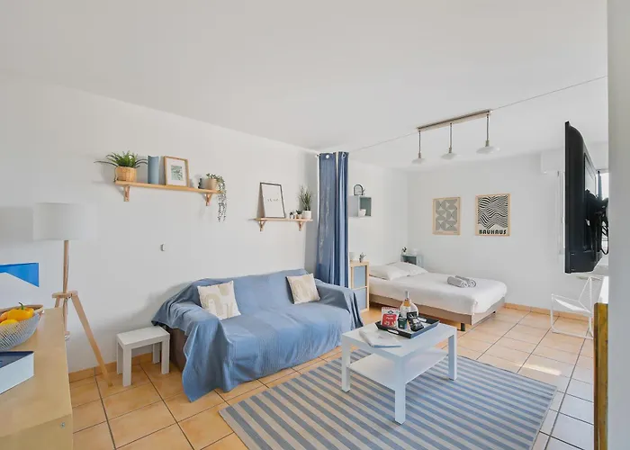 Piscine & Soleil A - T3 Spacieux Avec Clim & Exterieurs * Ιέρ